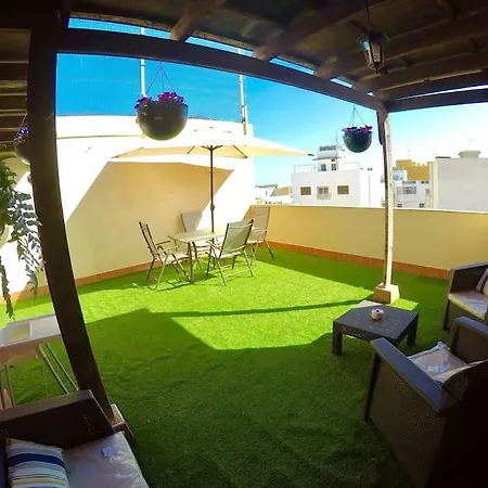 Blanca Tenerife - Complete House - Terrace And Bbq, 5 Minutes From The And Airport Tatil Evi *